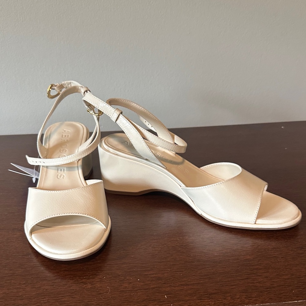 AEROSOLES Cream Strappy Wedge Sandals